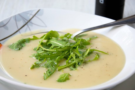 Kartoffelsuppe mit Rucola