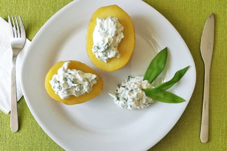 Kartoffel mit Bärlauchtopfen