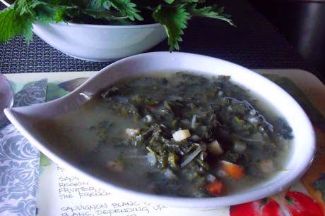 Entschlackende Brennnesselsuppe