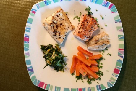 Fischfilet auf Karotten und Löwenzahn