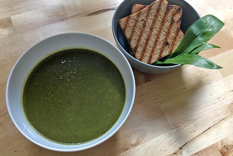 Fettarme Bärlauchsuppe