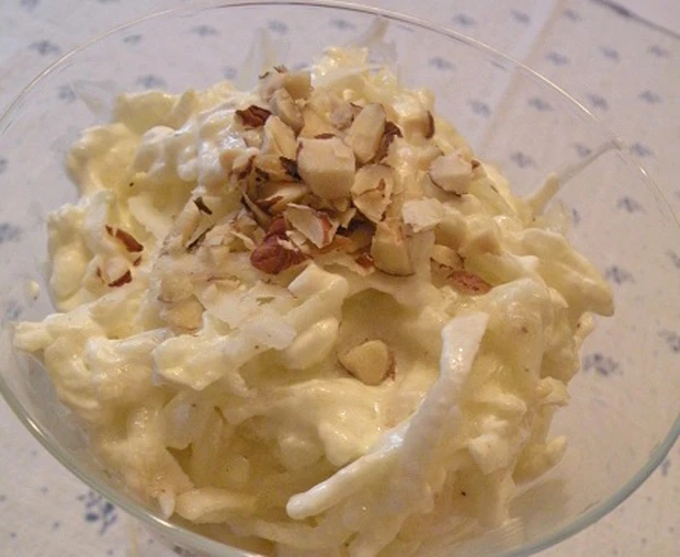 Apfelsalat mit N&uuml;ssen