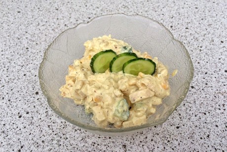 Curry-Hühnersalat mit Ananas