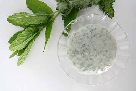 Joghurt-Minzsauce