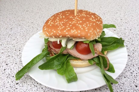 Burger nach Art des Hauses