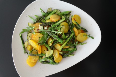 Erdäpfel-Zucchini-Spargel-Gröstl