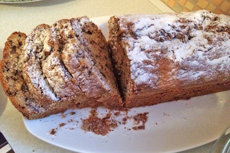 Haselnusskuchen mit Schokostückchen