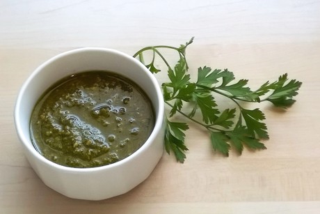 Karottengrün-Pesto