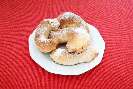 Blätterteighörnchen mit Topfenfülle