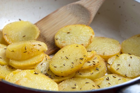 Bratkartoffel mit Kümmel