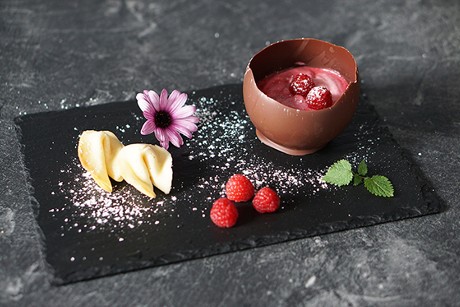 Schokoschälchen mit Himbeer-Topfen-Creme