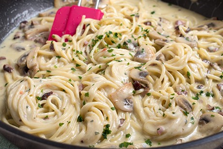 Pasta mit Speck und Knoblauch