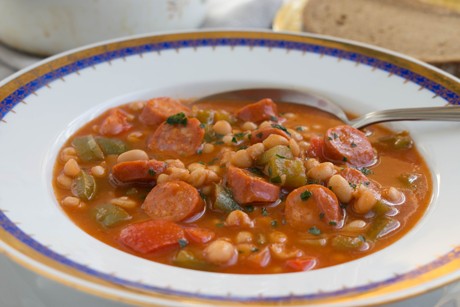 Gemüsesuppe mit Debreziner
