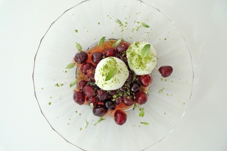 Wodkakirschen mit Zitronensorbet