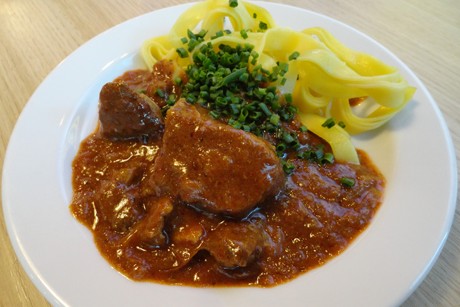 Omas Rindsgulasch