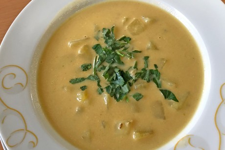 Wurzelsuppe mit Kartoffeln