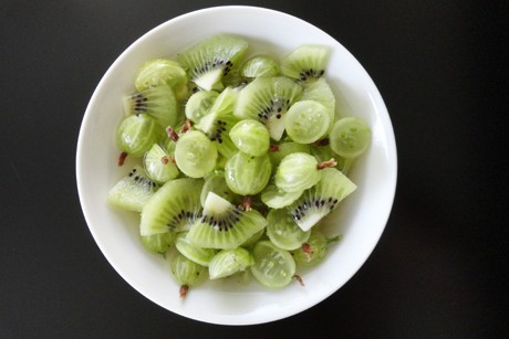 Kiwi-Stachelbeer-Schale