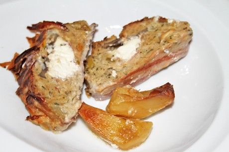 Faschierter Braten mit Speck und Feta