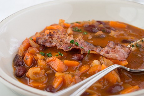 Rote Bohnensuppe mit Speck