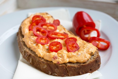 Roter Paprika Dip