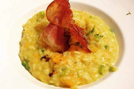 Risotto mit Zucchini und Prosciuttochip