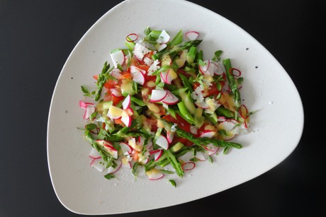 Scharfer Spargelsalat