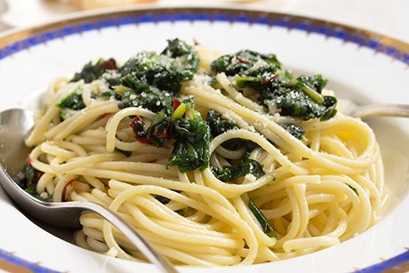 Scharfe Pasta mit Spinat