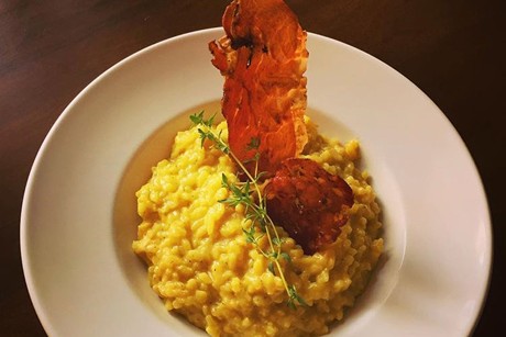 Risotto mit Scamorza und Prosciuttochip