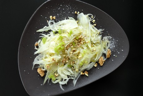 Fenchelsalat mit Walnussdressing