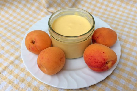 Frisches Marillen-Joghurt