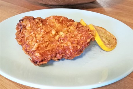 Kalbsschnitzel in Cornflakes-Panier