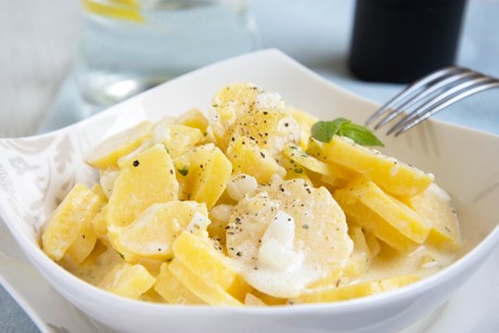 Sauerrahm-Kartoffelsalat