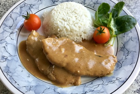 Senfschnitzel mit Basmatireis