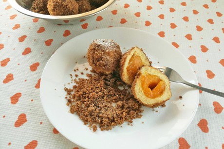 Marillenknödel mit Topfenteig