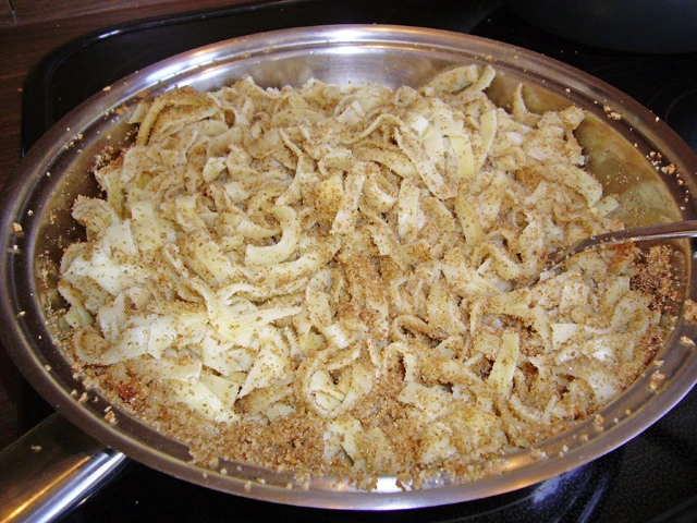 Schnelle Br&ouml;selnudel