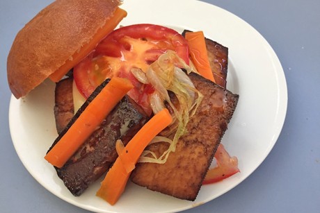 Räuchertofu Burger