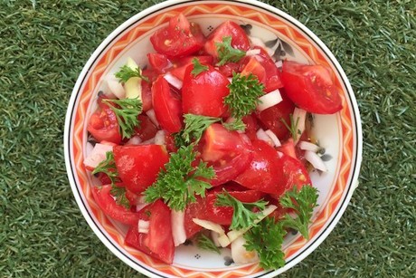Kirschtomatensalat mit Petersilie