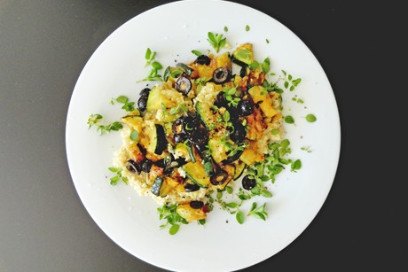 Gebratene Zucchini mit Goldhirse