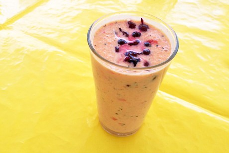 Gemüse-Smoothie mit Apfelmus
