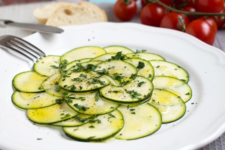 Carpaccio mit Zucchini