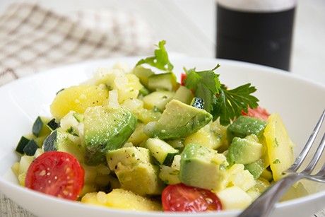 Avocadosalat mit Zucchini und Erdäpfeln
