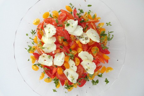 Paradeiser mit Ziegenkäse