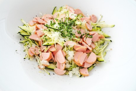 Zucchini-Wurstsalat