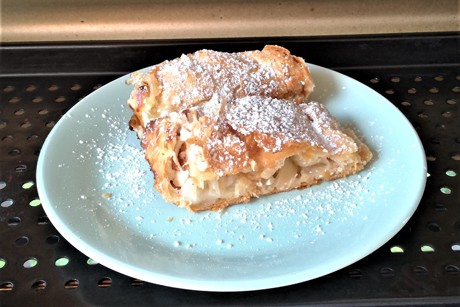 Apfel-Topfenstrudel vom Grill