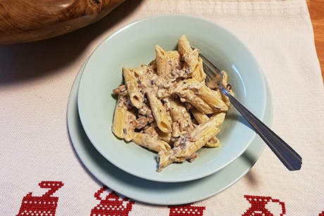 Penne in Nuss-Zwiebelsauce