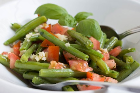 Fisolen-Tomaten-Salat