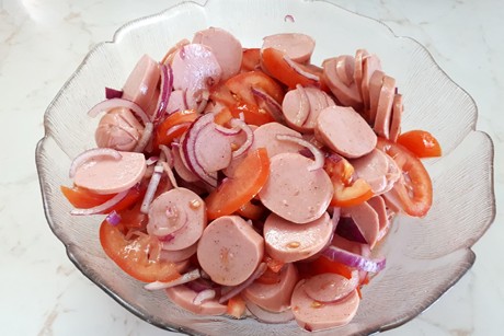 Essigwurst mit Tomaten