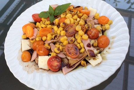Gemischter Salat mit Mais