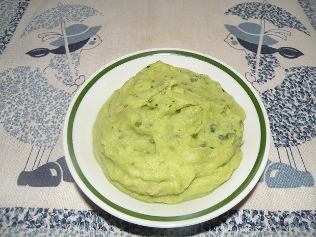 Erbsen-Kartoffelbrei mit Sesam