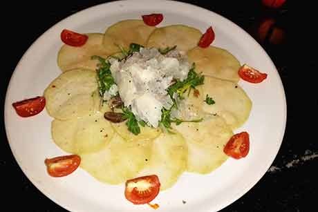 Kohlrabi-Carpaccio mit Zitronen-Vinaigrette